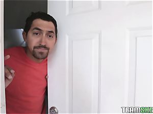 Natalia Mendez lurks from the cops and shortly is sucking on man sausage